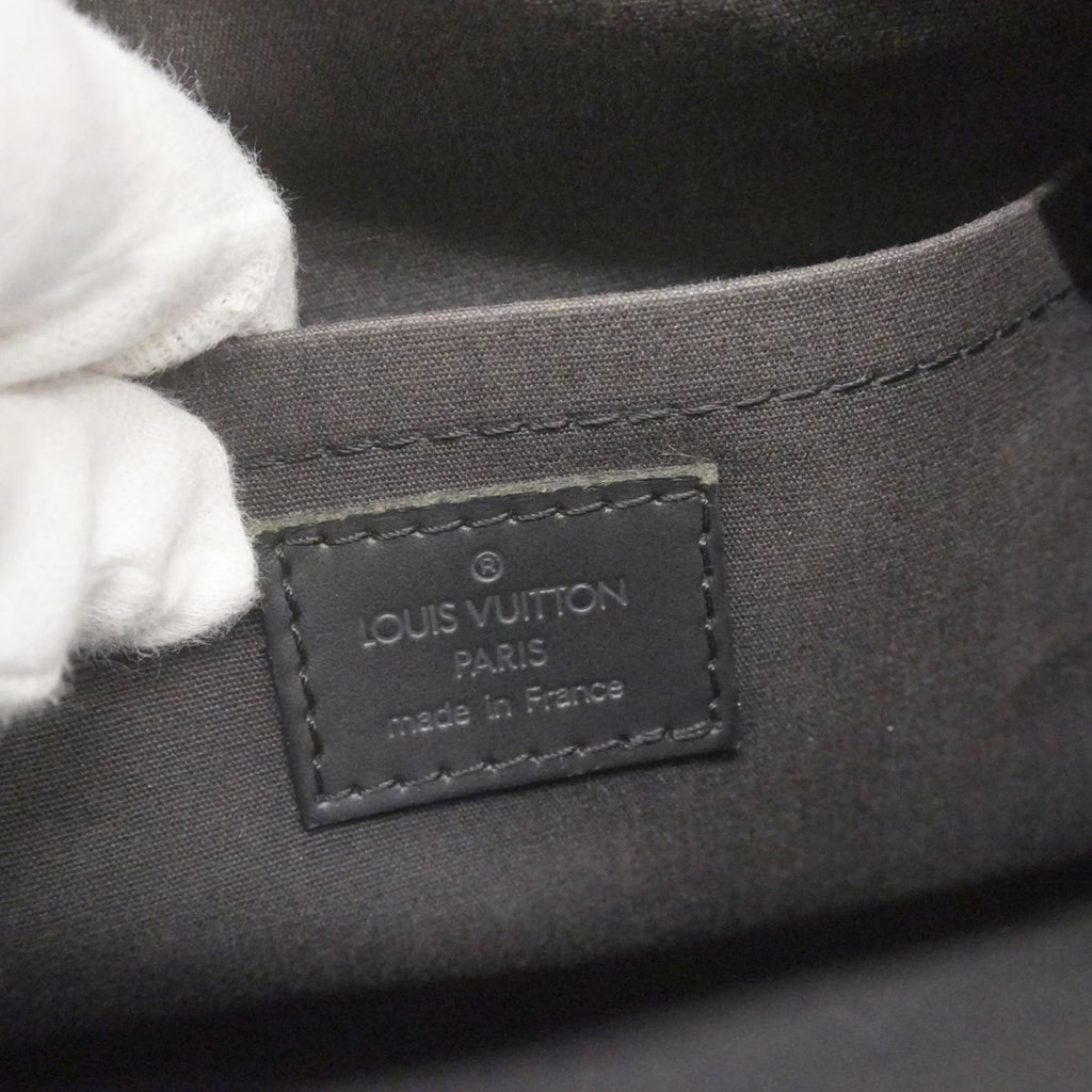 Louis Vuitton Noir Shoulder Bag (Pre-Owned)