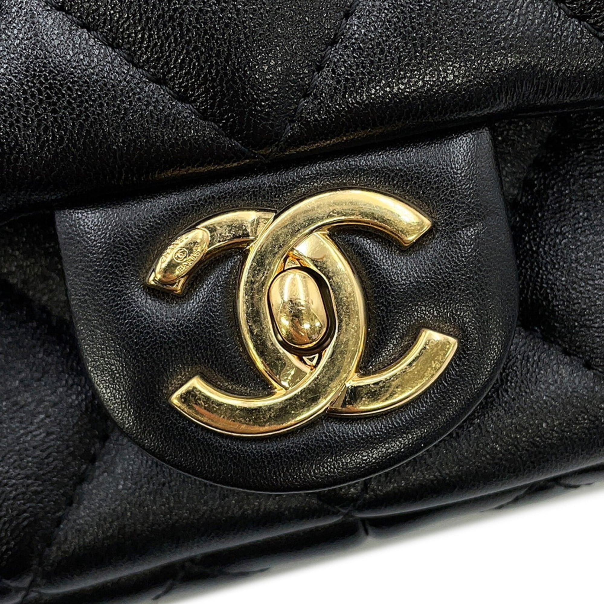 Chanel Matelasse Black Leather Shoulder Bag (Pre-Owned)