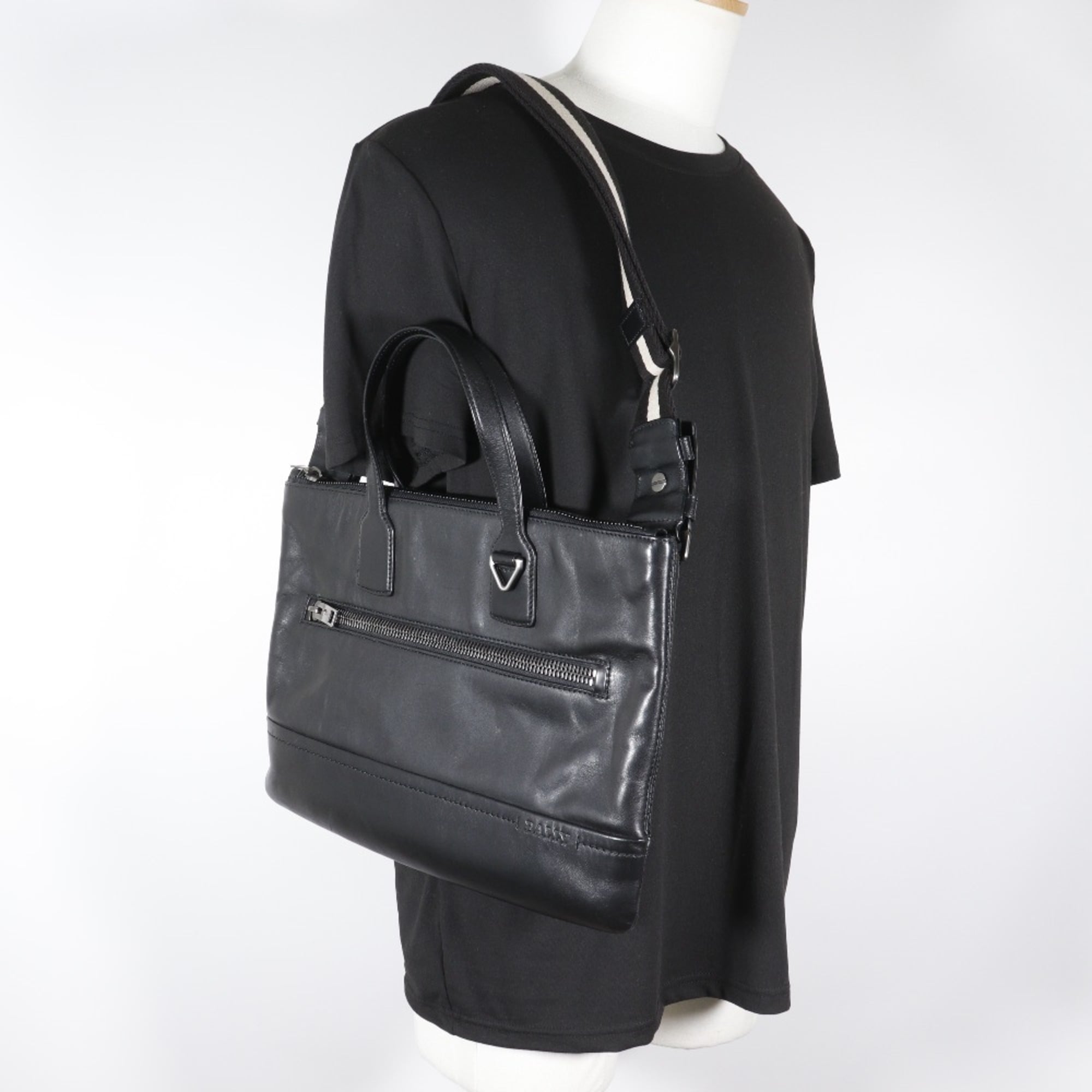 Bally Black Leather Briefcase (Pre-Owned)