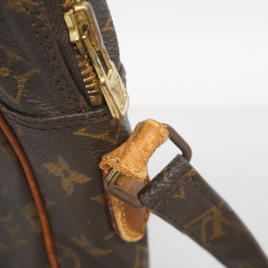 Louis Vuitton Brown Shoulder Bag (Pre-Owned)