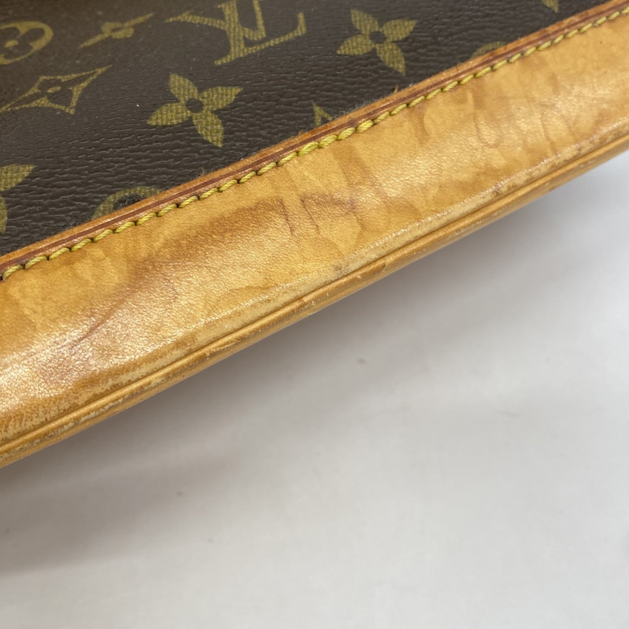 Louis Vuitton Brown Handbag (Pre-Owned)