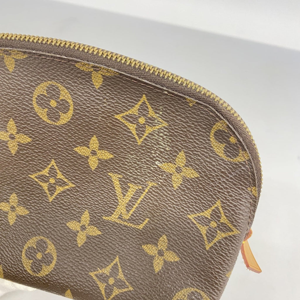 Louis Vuitton Brown Pouch (Pre-Owned)