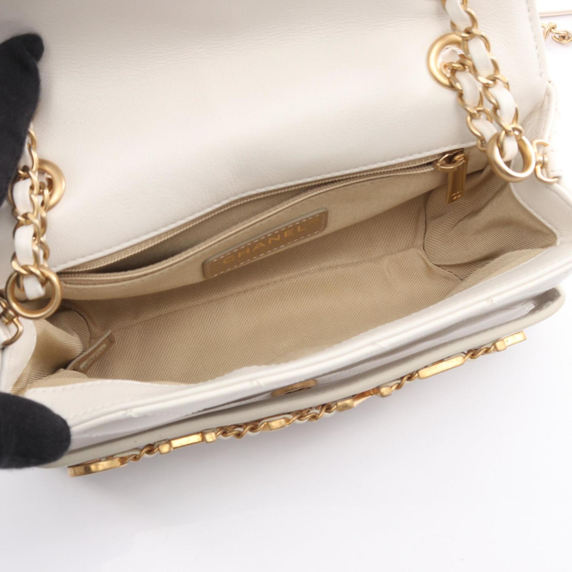 Chanel White Leather Shoulder Bag (Pre-Owned)