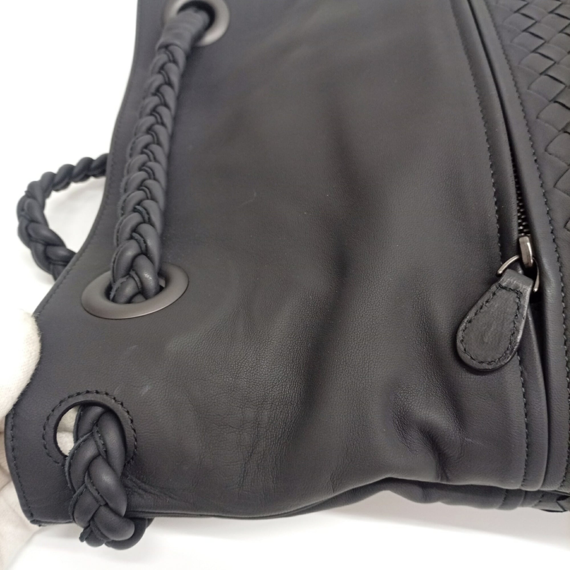 Bottega Veneta Black Leather Handbag (Pre-Owned)