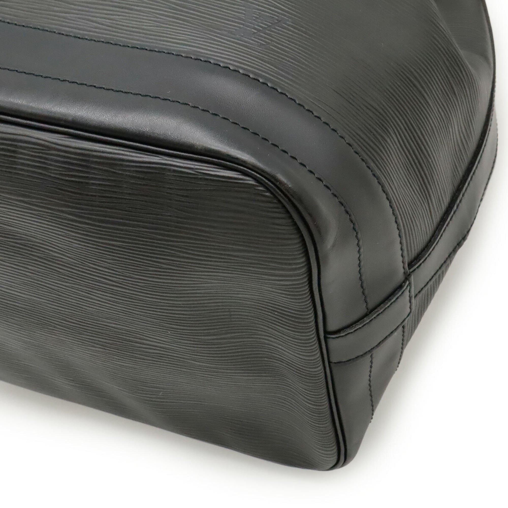 Louis Vuitton Black Noir Epi Leather Shoulder Bag (Pre-Owned)