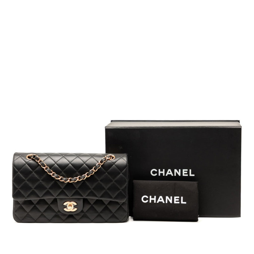 Chanel Black Leather Shoulder Bag (Pre-Owned)