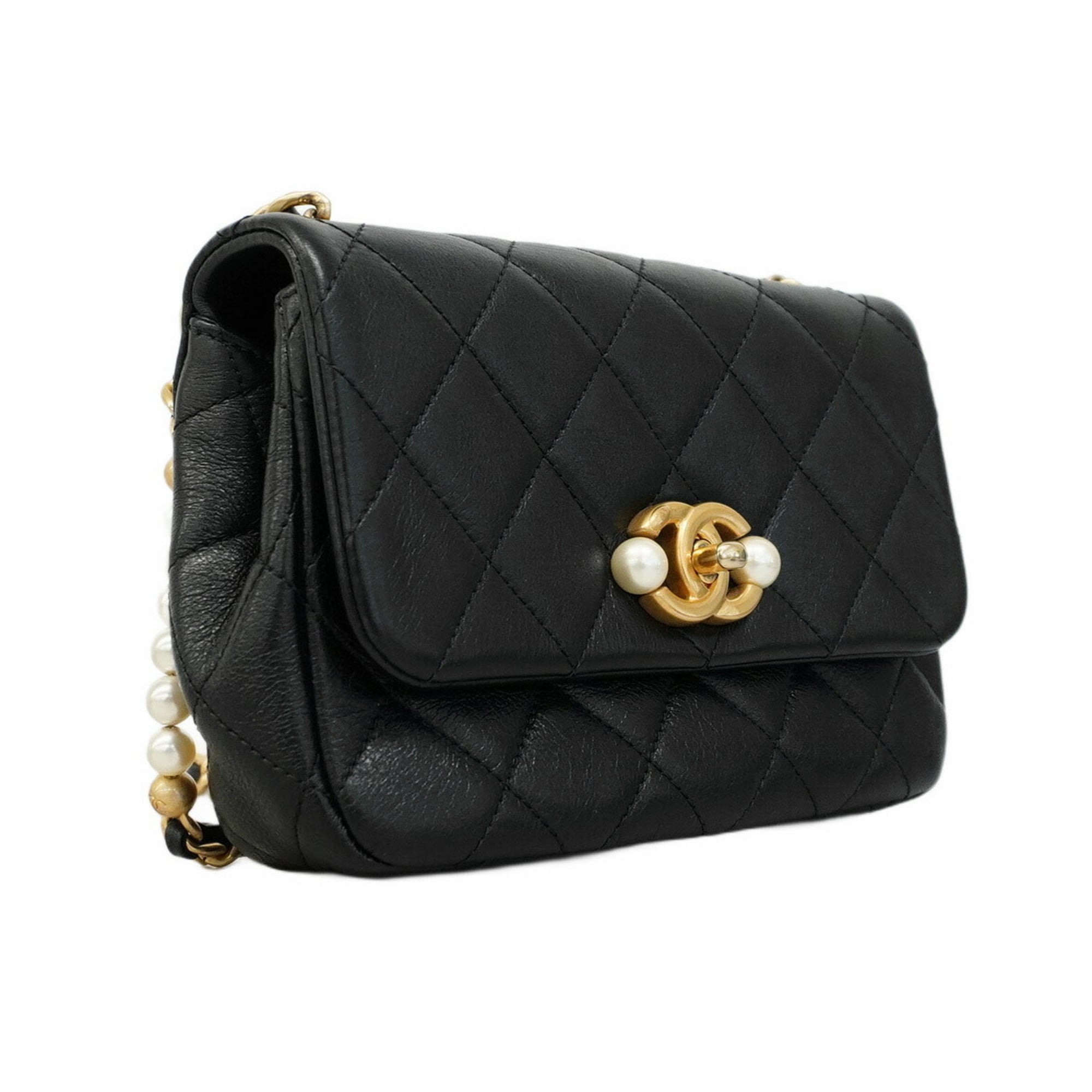 Chanel Black Leather Shoulder Bag (Pre-Owned)