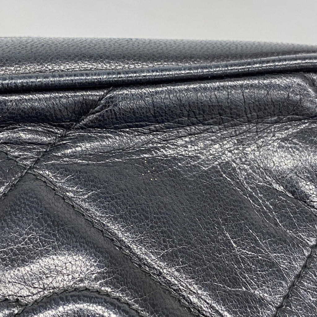 Chanel Black Leather Shoulder Bag (Pre-Owned)