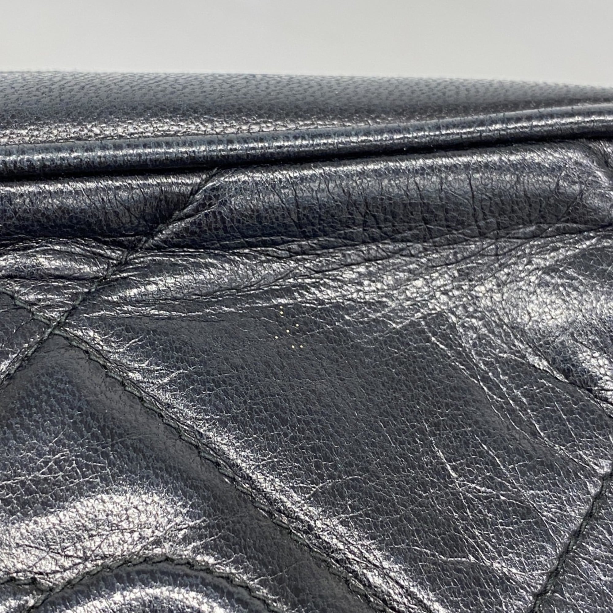 Chanel Black Leather Shoulder Bag (Pre-Owned)