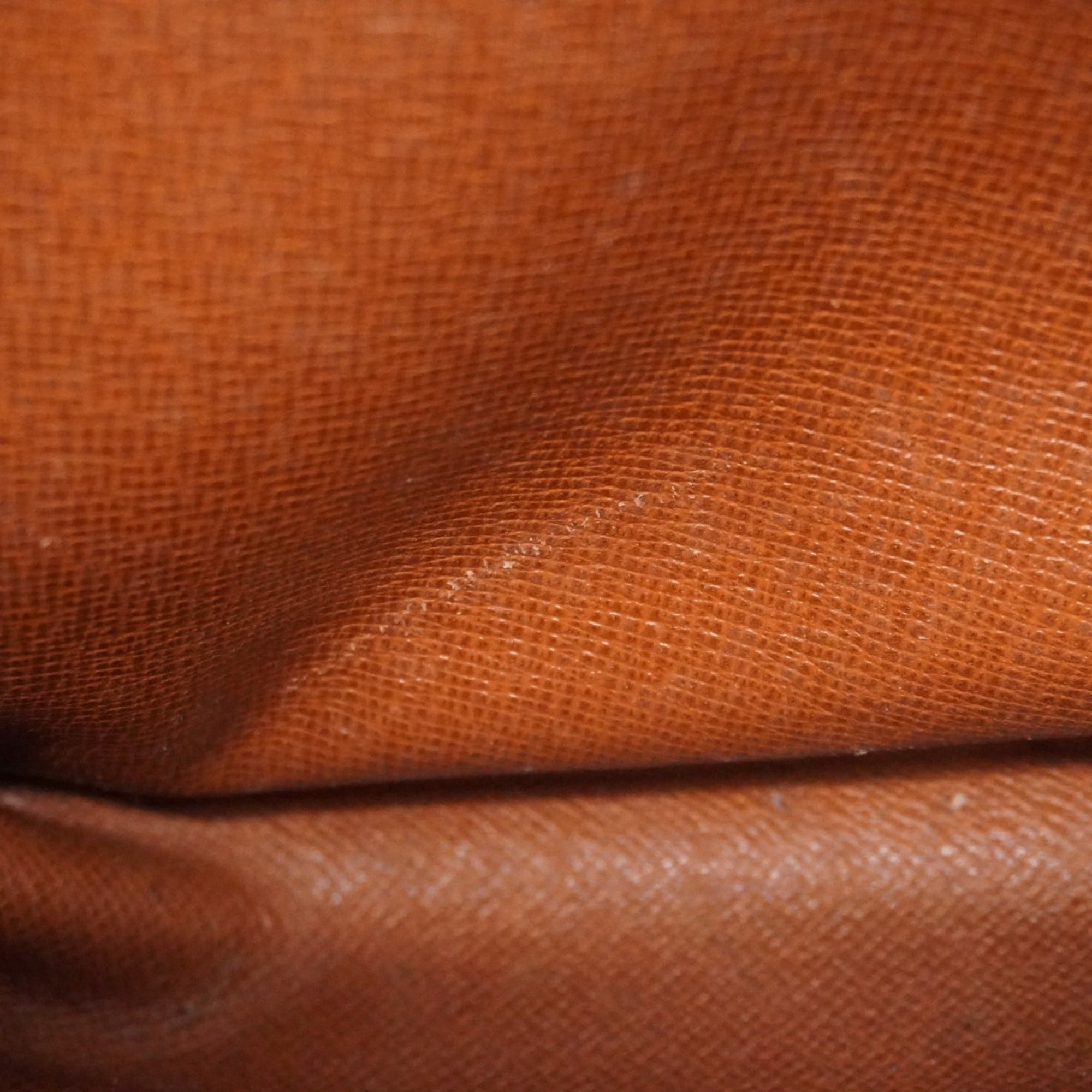 Louis Vuitton Brown Clutch Bag (Pre-Owned)