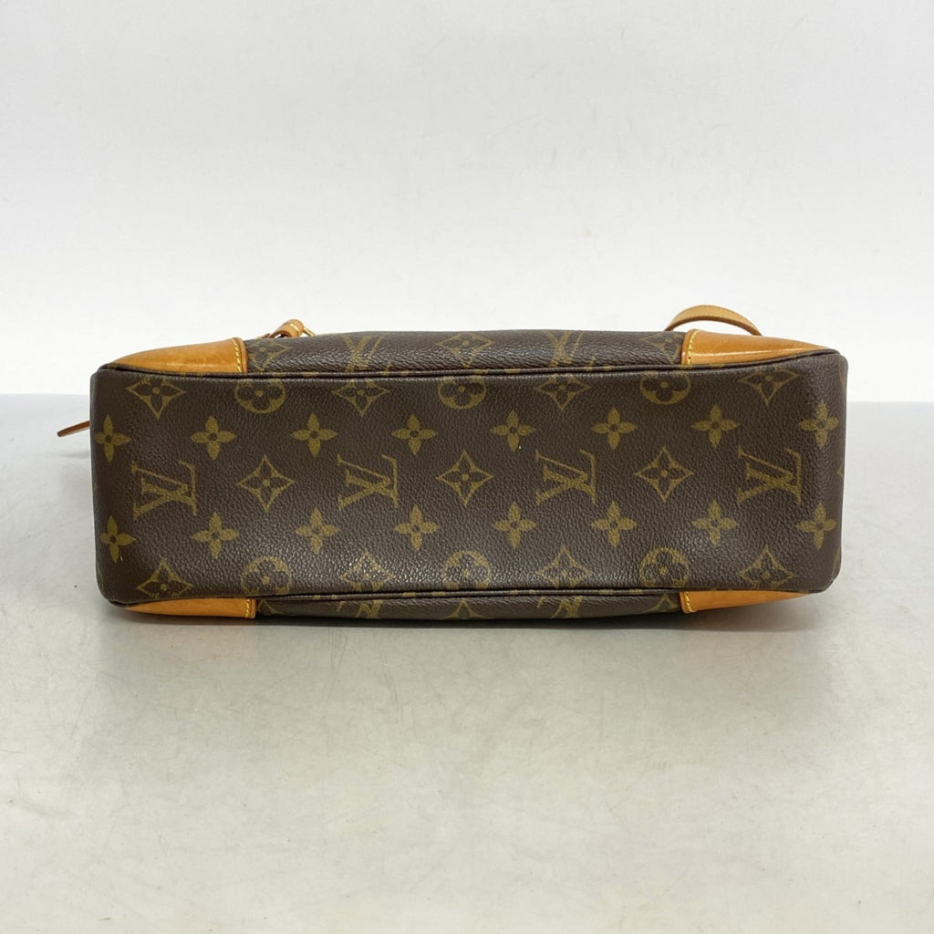 Louis Vuitton Brown Shoulder Bag (Pre-Owned)