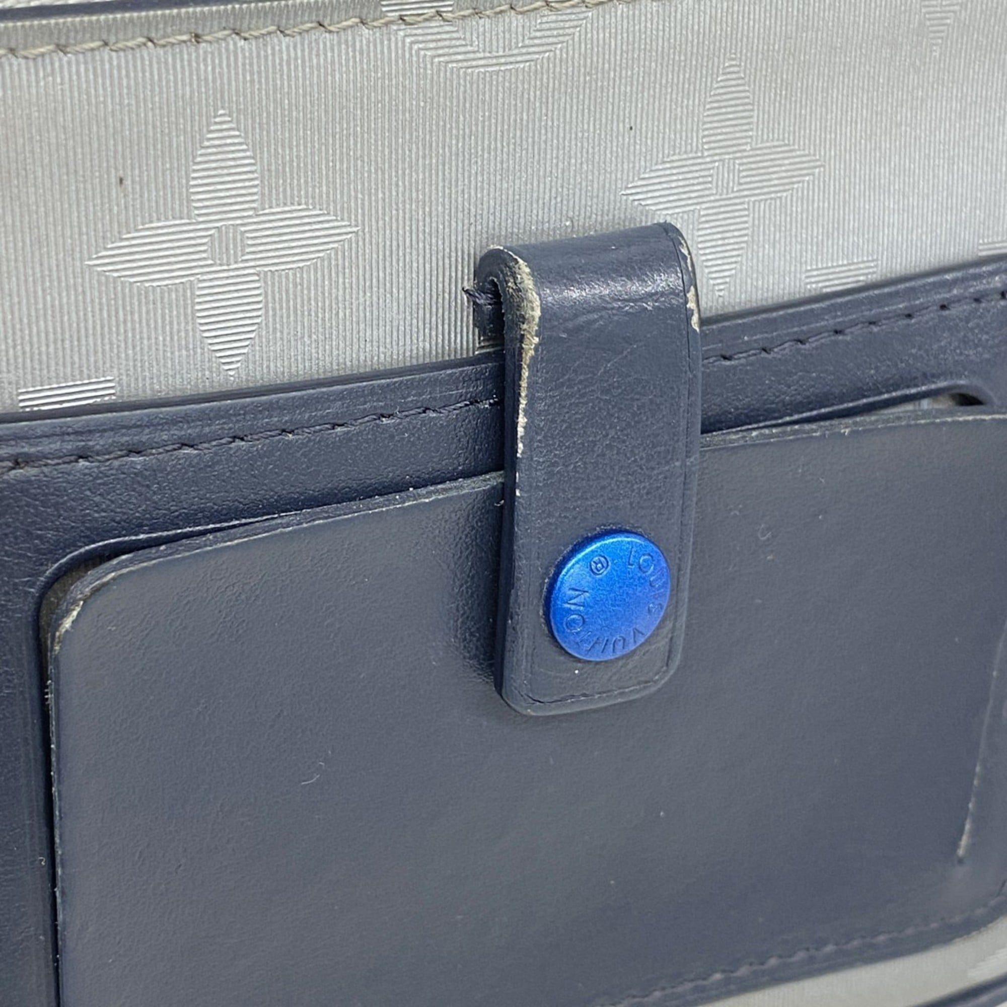 Louis Vuitton Gray Clutch Bag (Pre-Owned)
