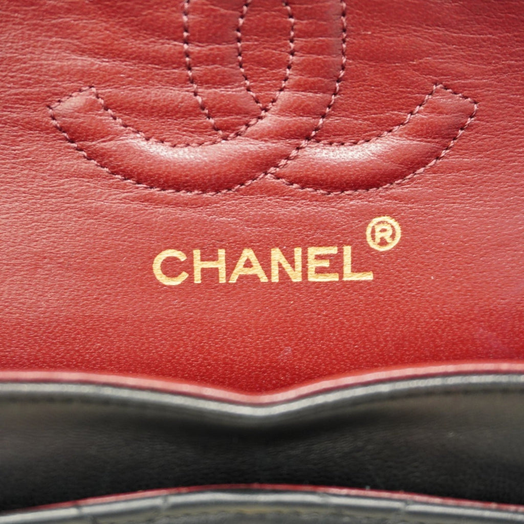 Chanel Black Leather Shoulder Bag (Pre-Owned)