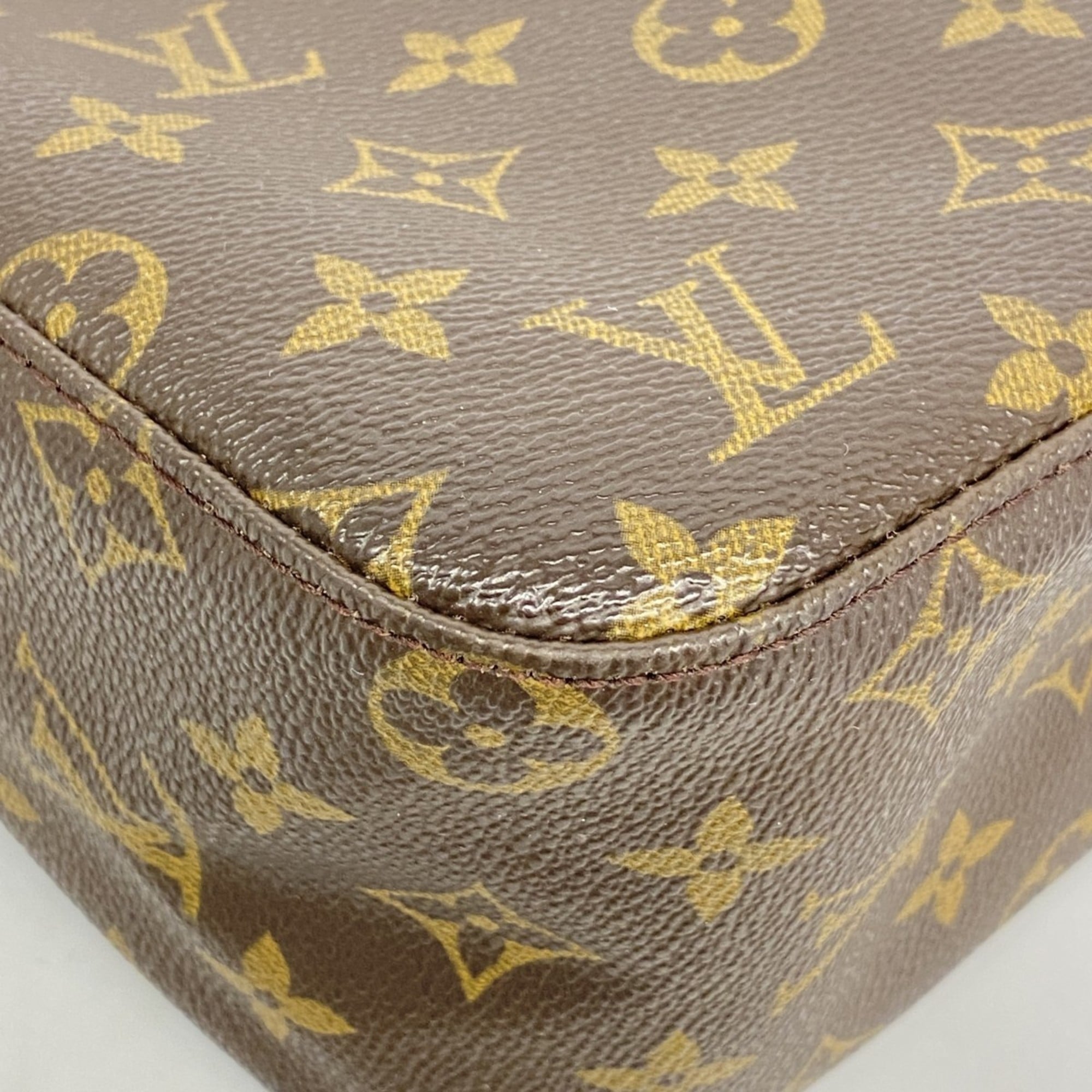 Louis Vuitton Brown Shoulder Bag (Pre-Owned)