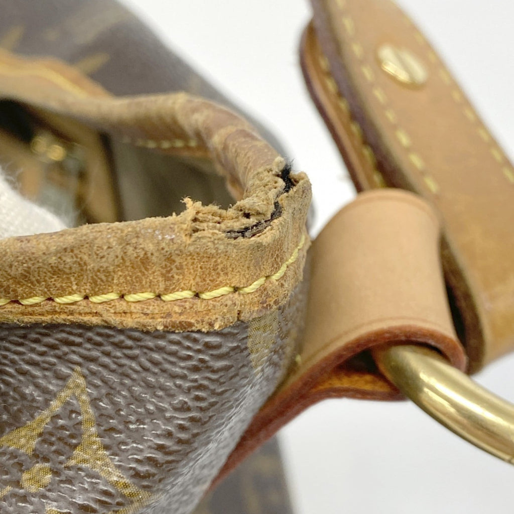 Louis Vuitton Brown Shoulder Bag (Pre-Owned)