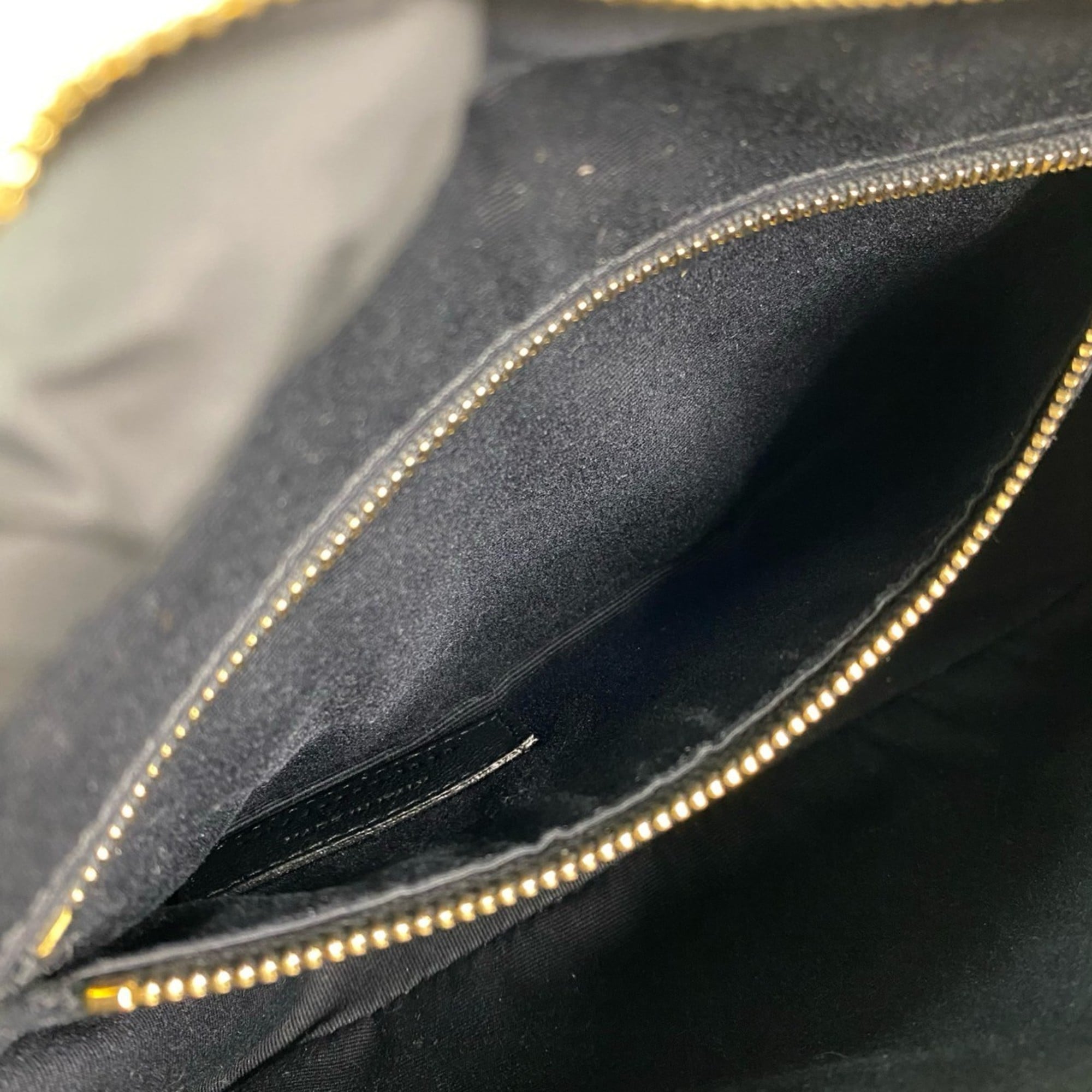 Yves Saint Laurent Gray Leather Pochette Shoulder Bag (Pre-Owned)