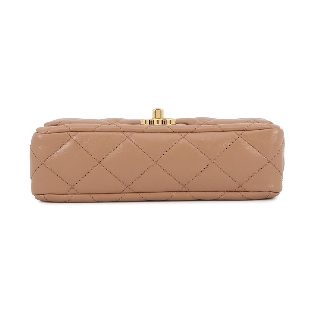 Chanel Matelasse Beige Leather Handbag (Pre-Owned)
