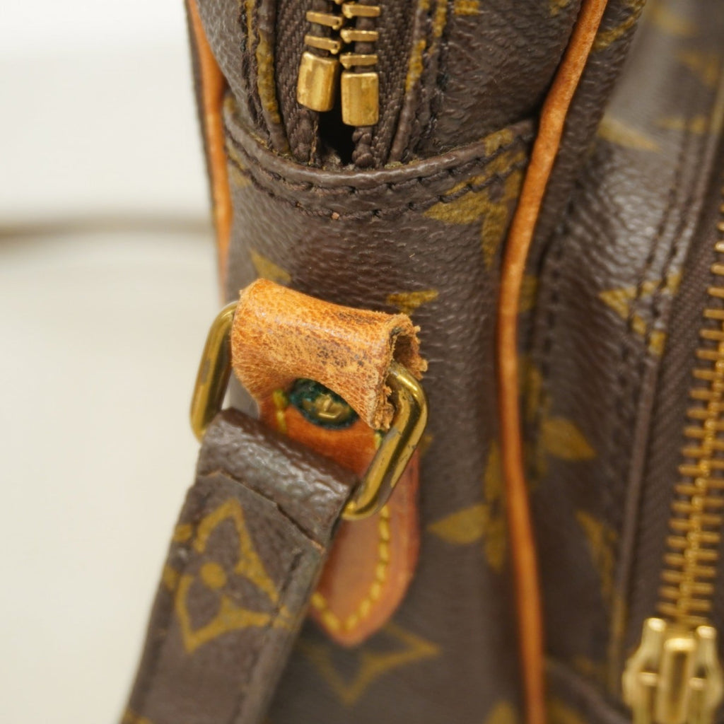 Louis Vuitton Brown Shoulder Bag (Pre-Owned)