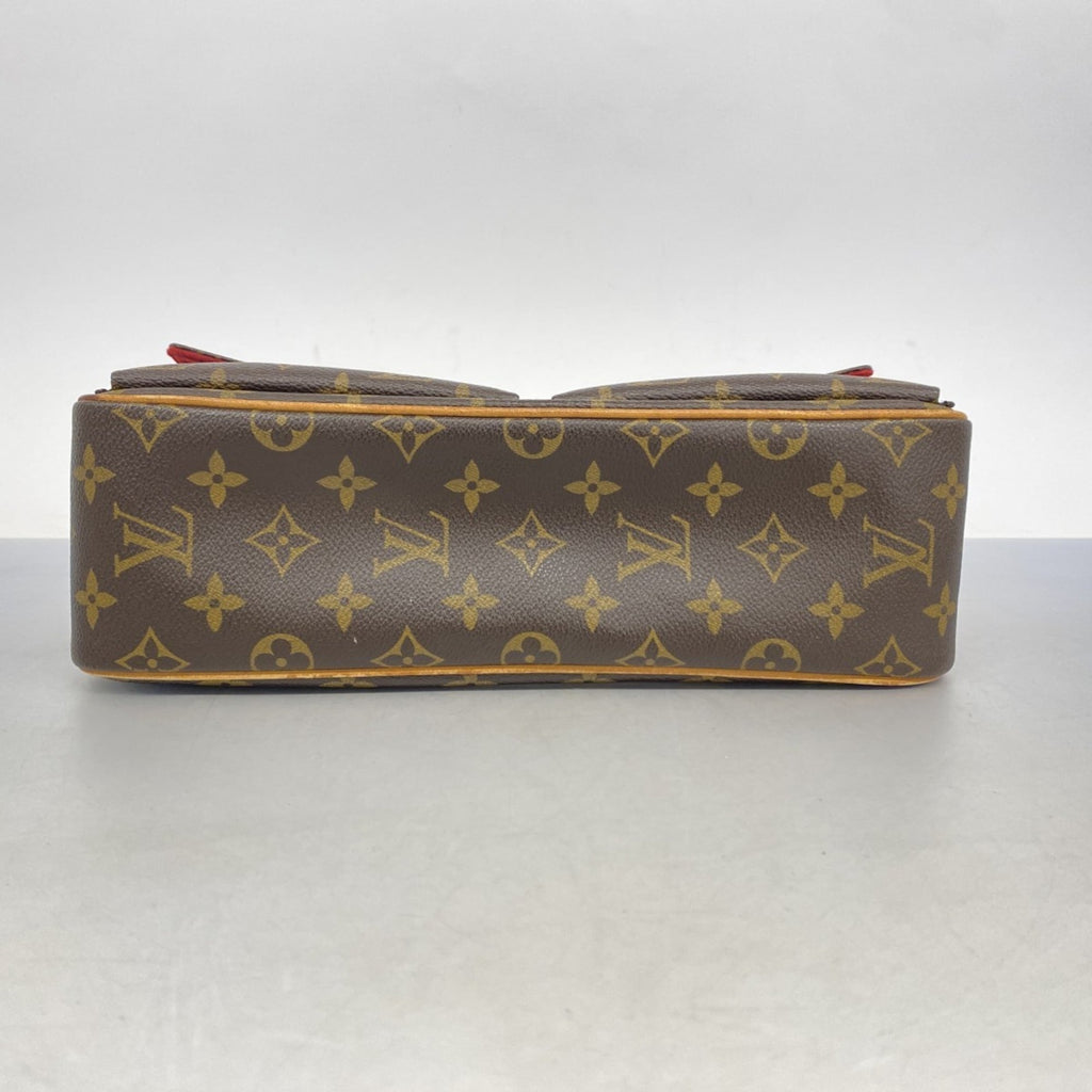 Louis Vuitton Brown Shoulder Bag (Pre-Owned)