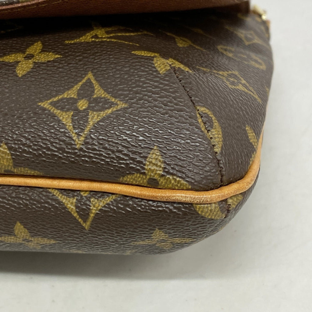 Louis Vuitton Brown Shoulder Bag (Pre-Owned)