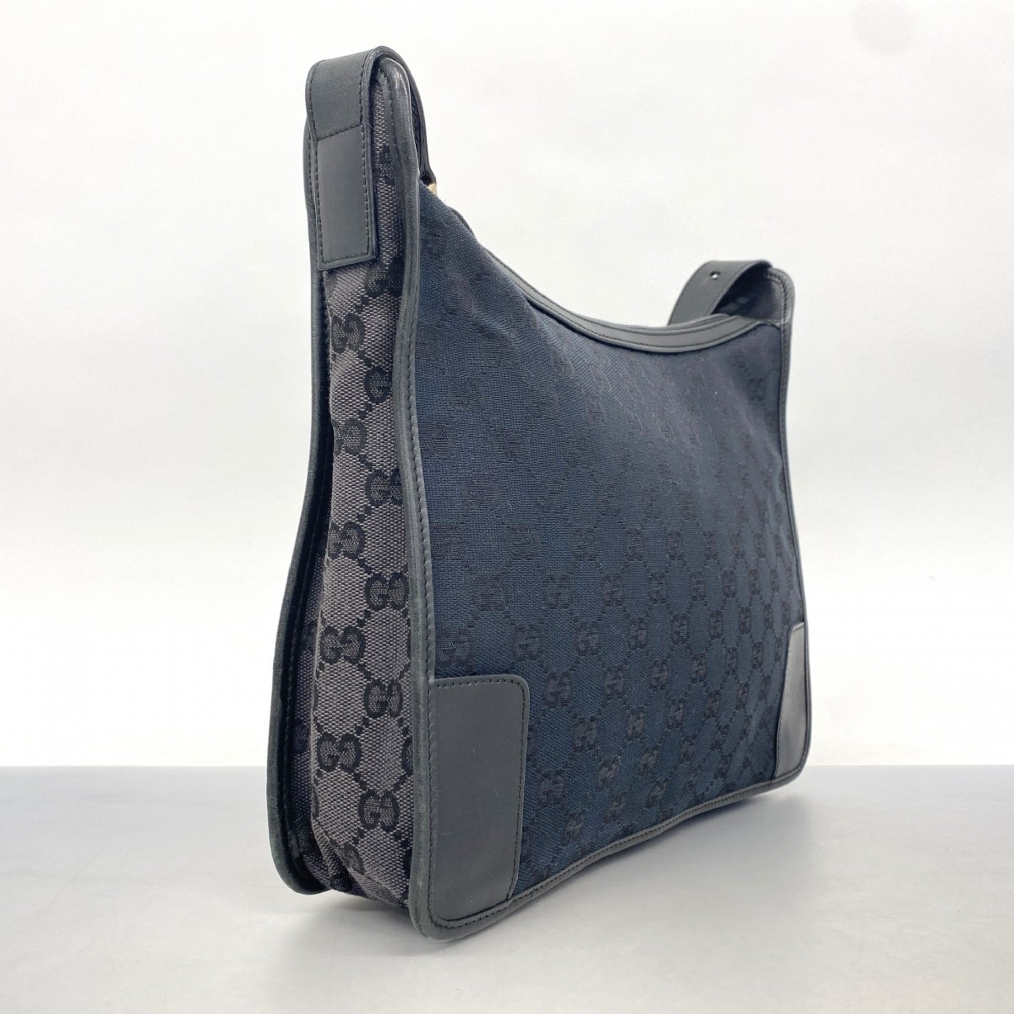 Gucci Black Canvas Shoulder Bag (Pre-Owned)