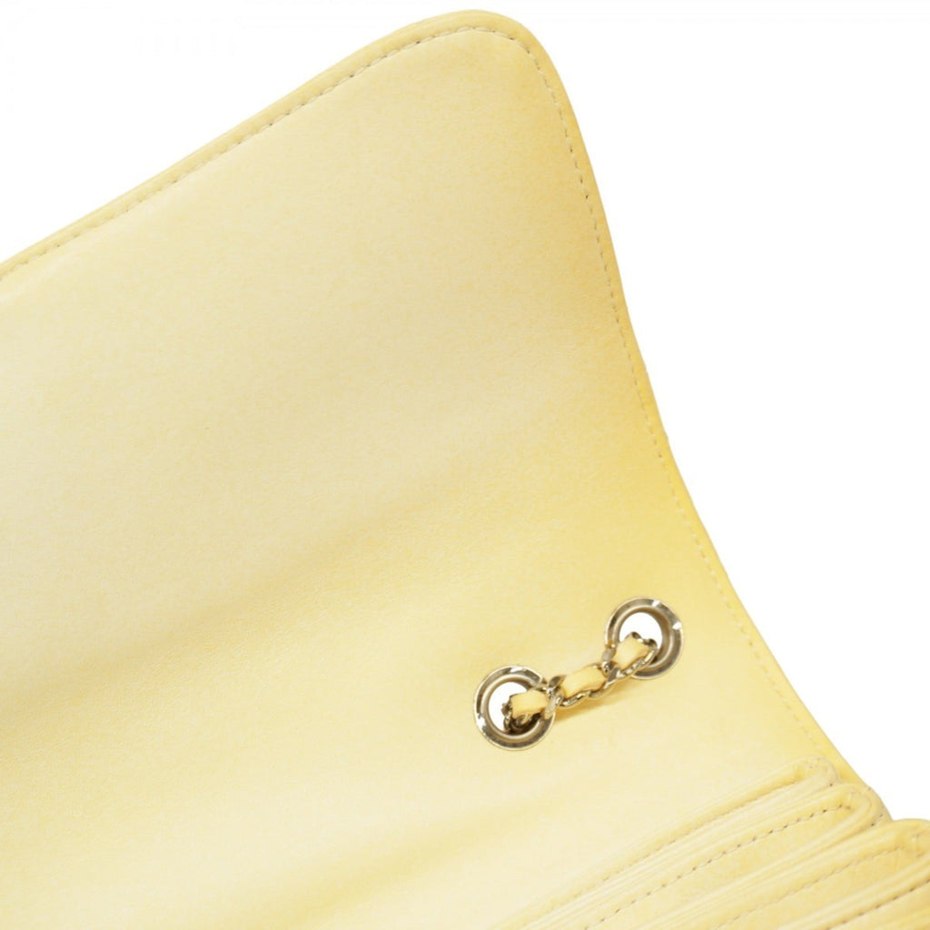 Chanel Ivory Leather Shoulder Bag (Pre-Owned)