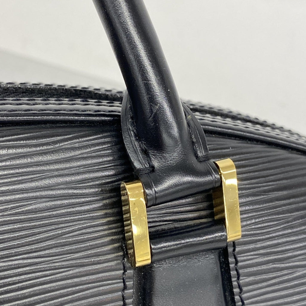 Louis Vuitton Noir Handbag (Pre-Owned)