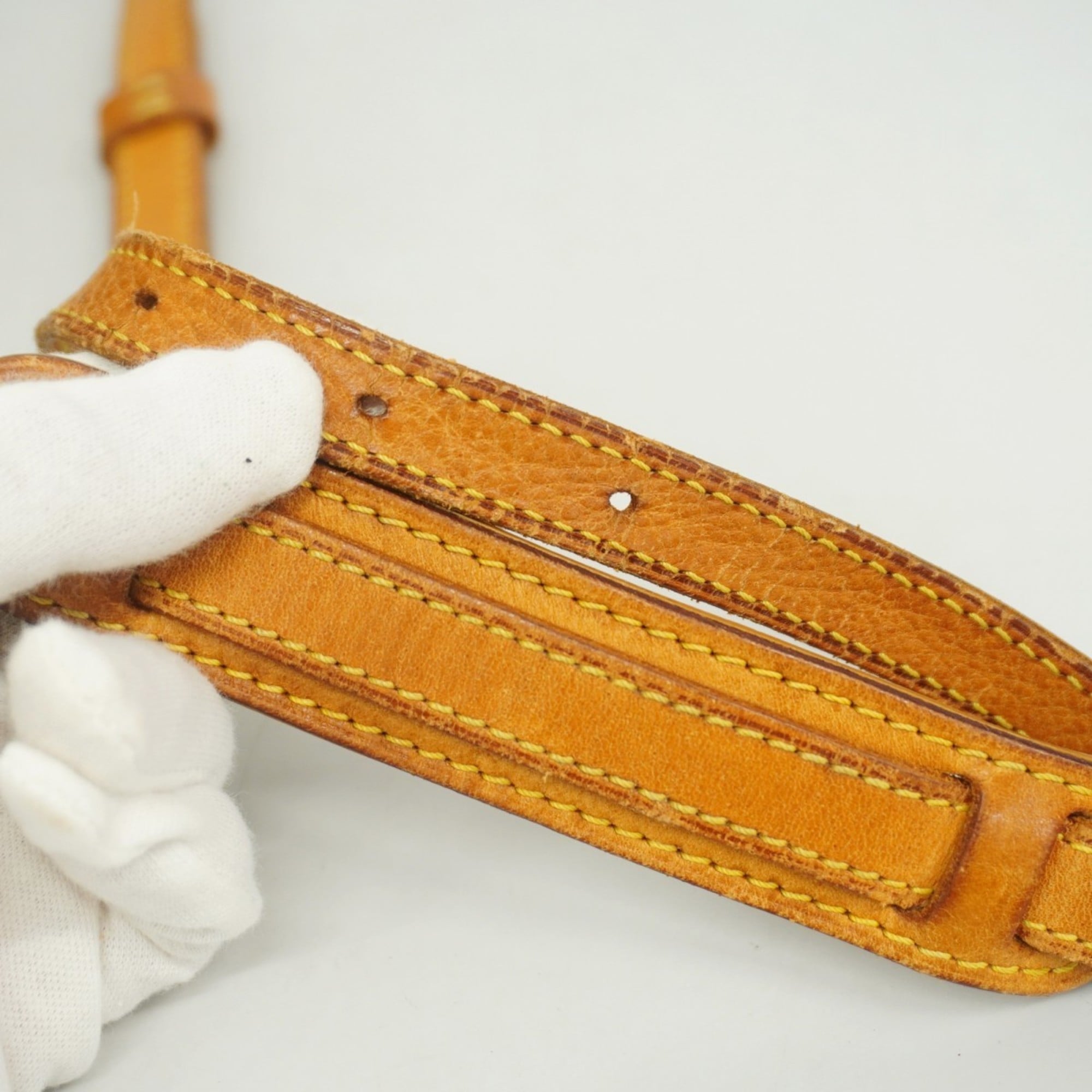 Louis Vuitton Brown Shoulder Bag (Pre-Owned)