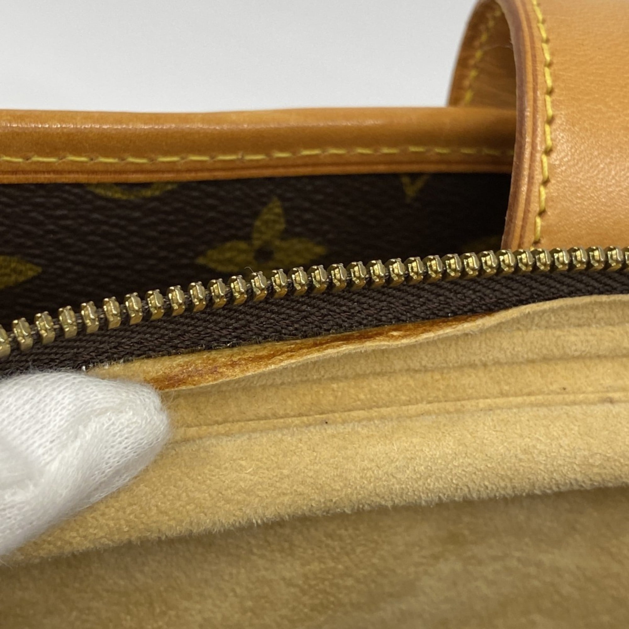 Louis Vuitton Brown Briefcase (Pre-Owned)