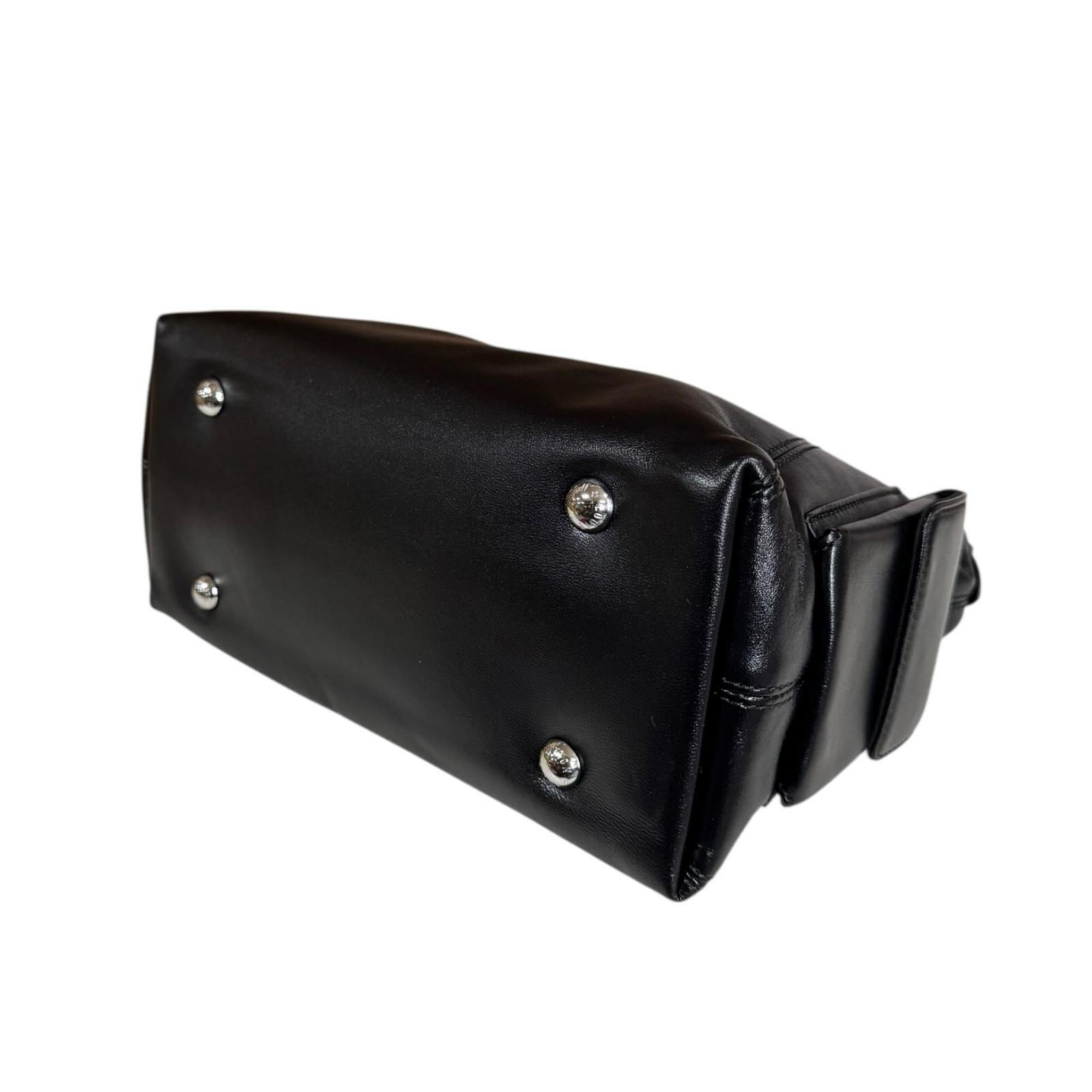 Louis Vuitton Black Leather Shoulder Bag (Pre-Owned)