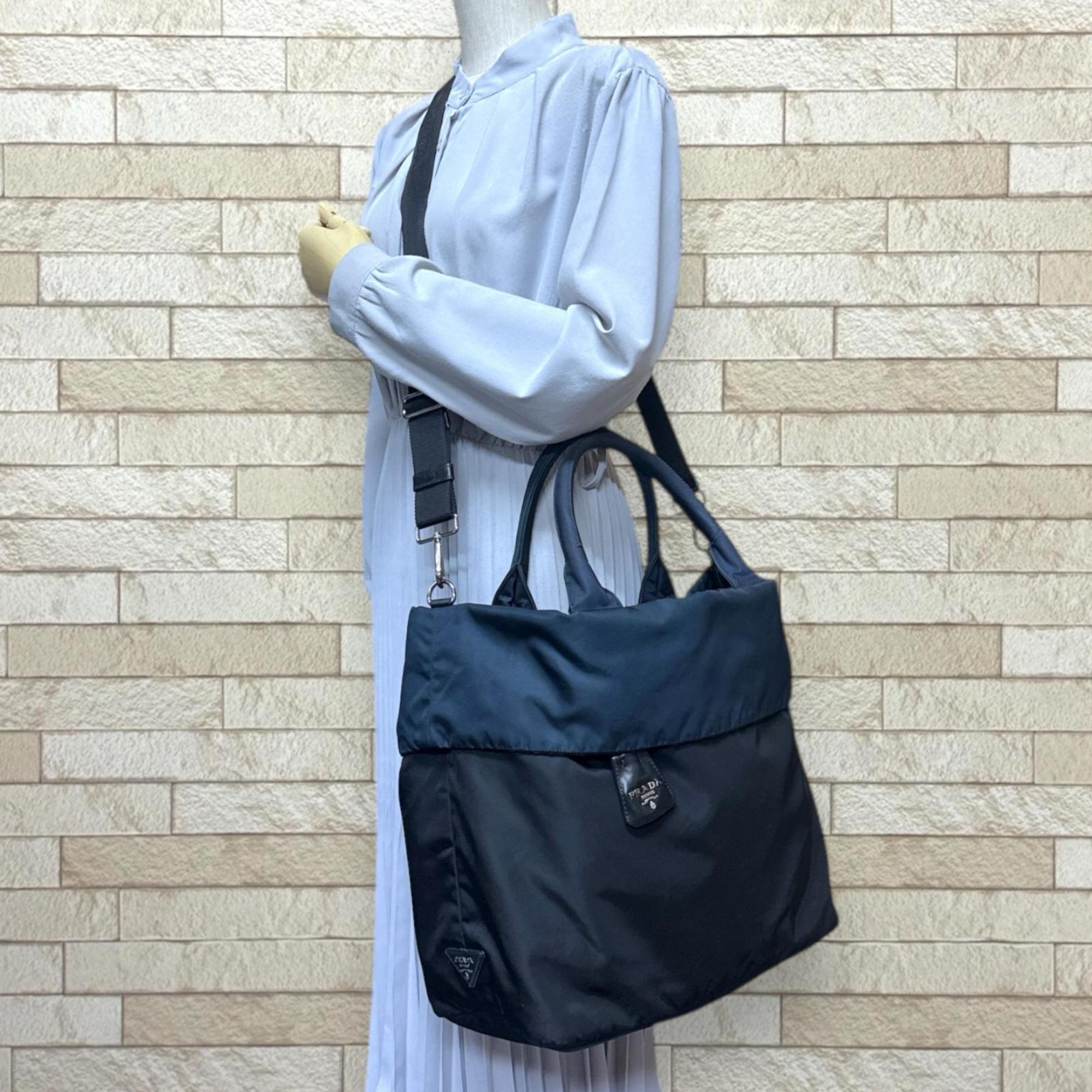 Prada Black Navy Nylon Shoulder Bag (Pre-Owned)