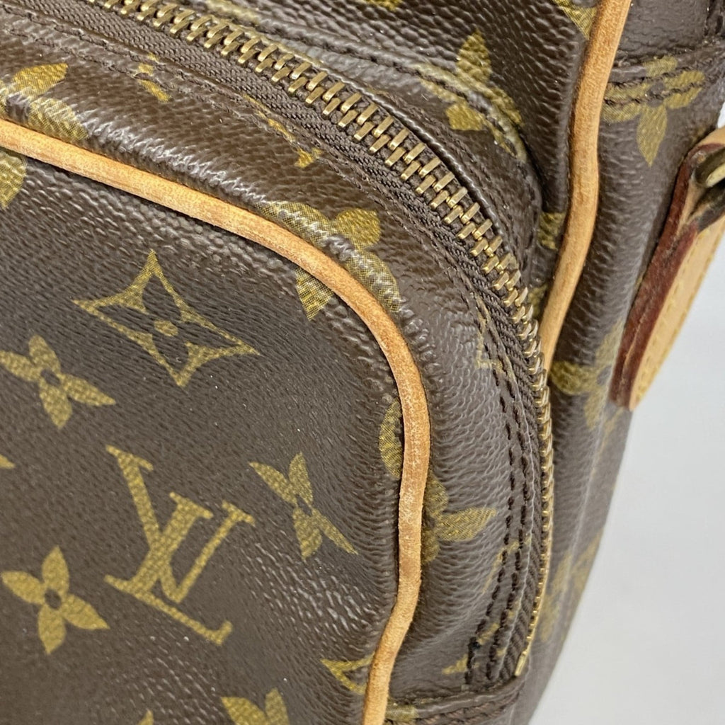 Louis Vuitton Brown Shoulder Bag (Pre-Owned)
