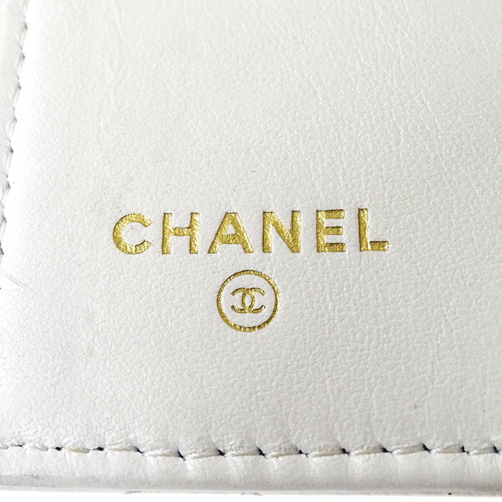 Chanel White Grained Calfskin Wallet (Tri-Fold) (Pre-Owned)