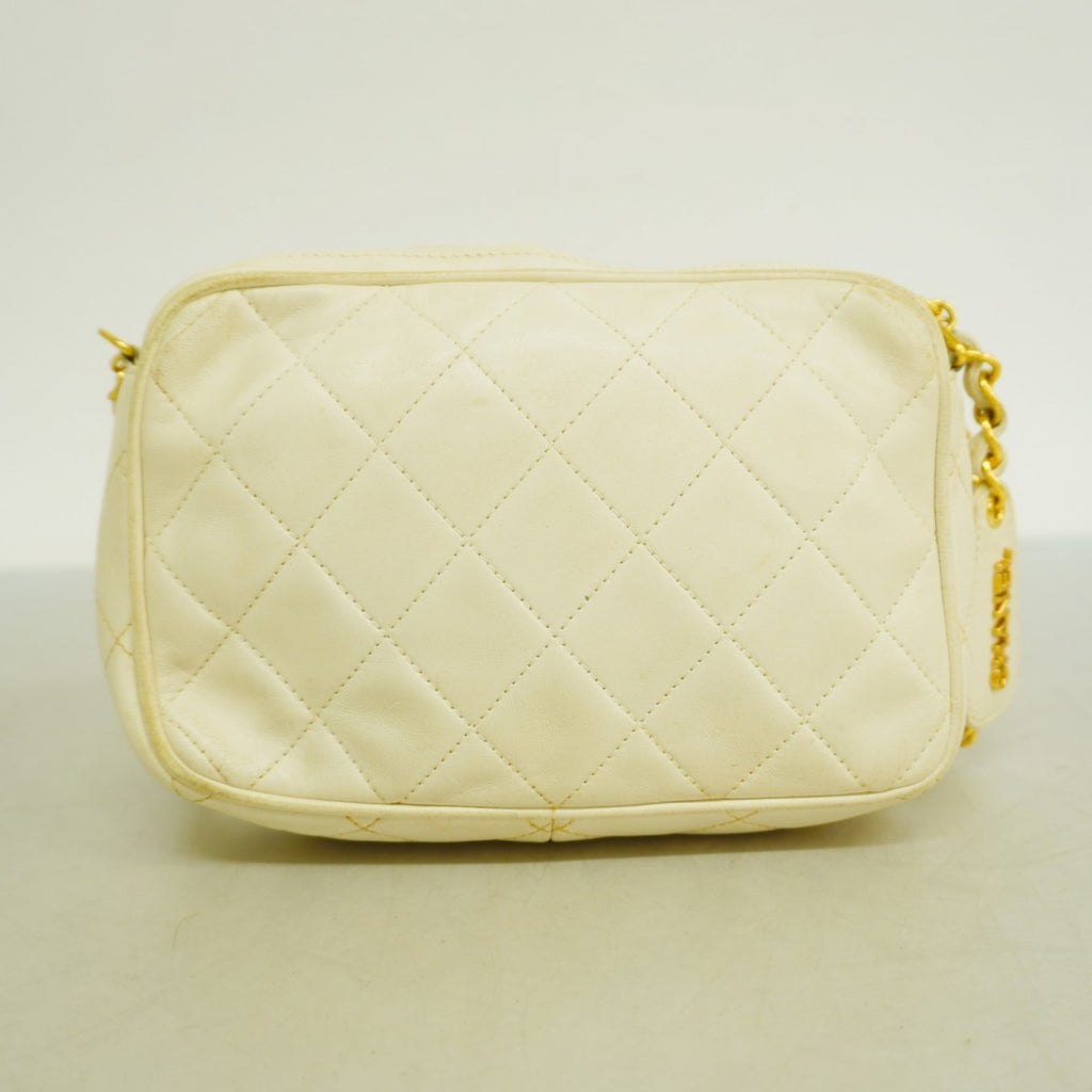 Chanel White Leather Shoulder Bag (Pre-Owned)