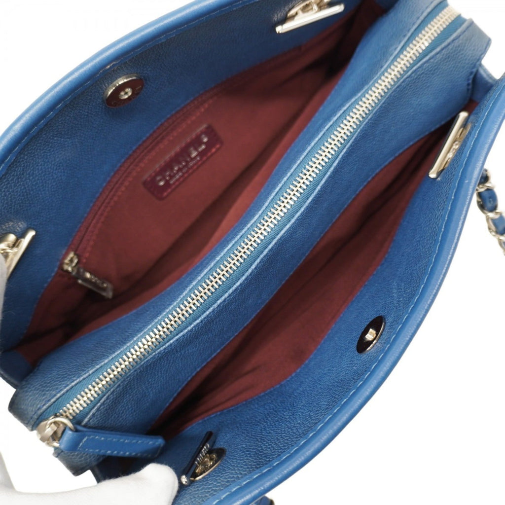 Chanel Blue Grained Calfskin Shoulder Bag (Pre-Owned)