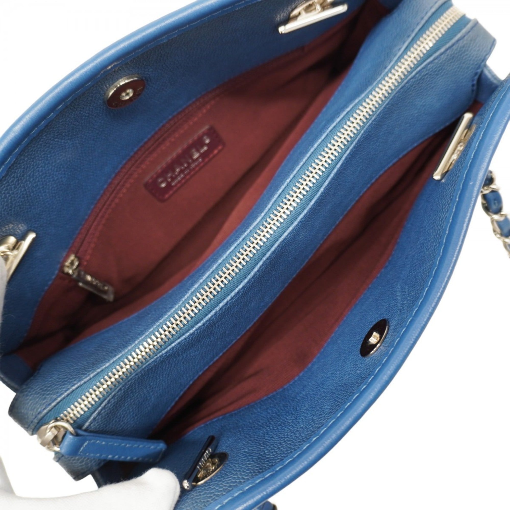 Chanel Blue Grained Calfskin Shoulder Bag (Pre-Owned)