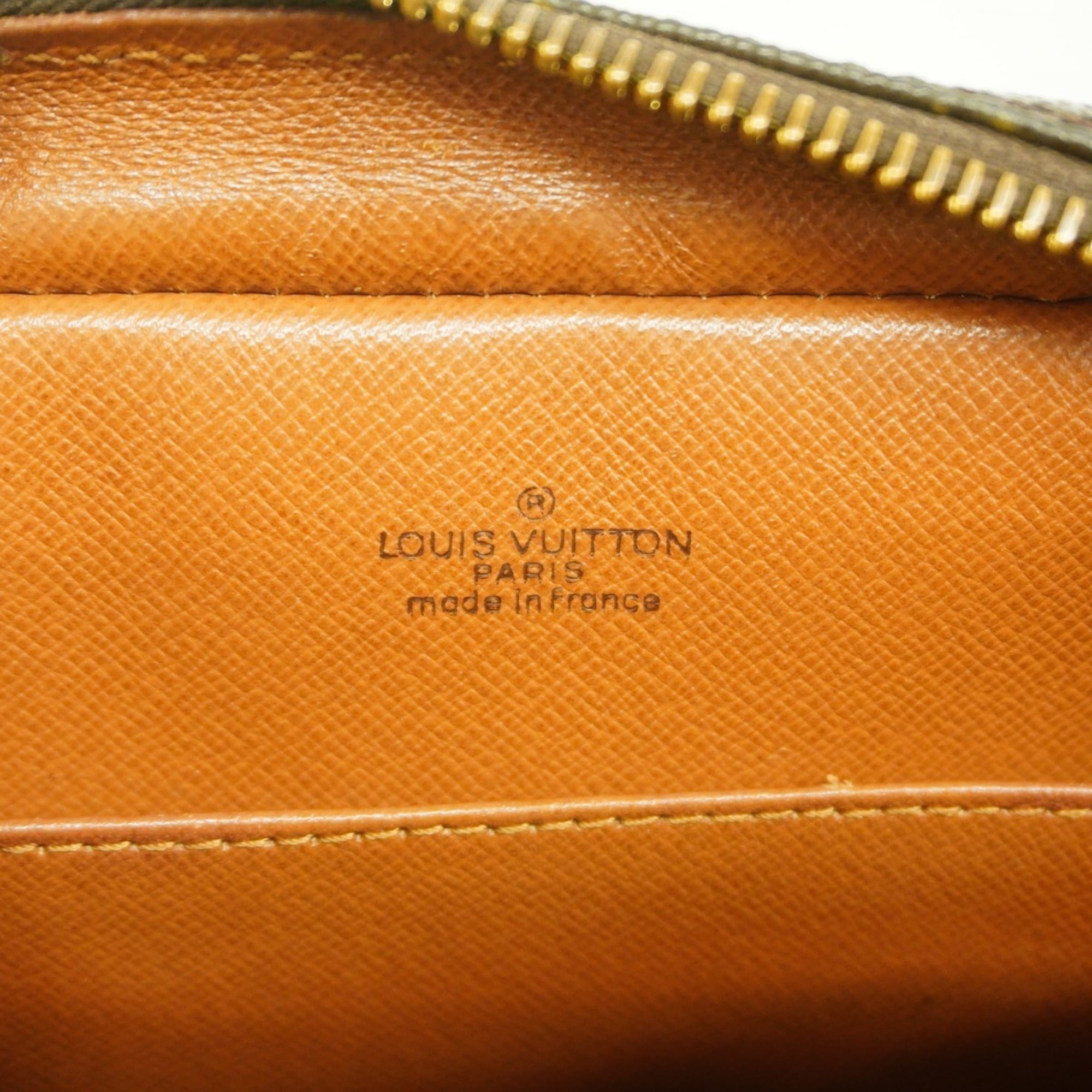 Louis Vuitton Brown Clutch Bag (Pre-Owned)