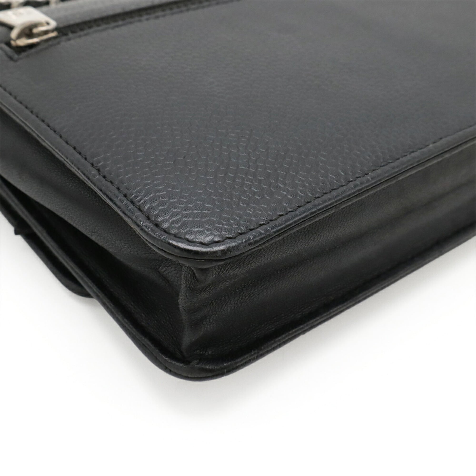 Chanel Black Grained Calfskin Pochette Shoulder Bag (Pre-Owned)