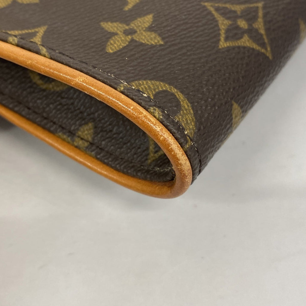Louis Vuitton Brown Shoulder Bag (Pre-Owned)