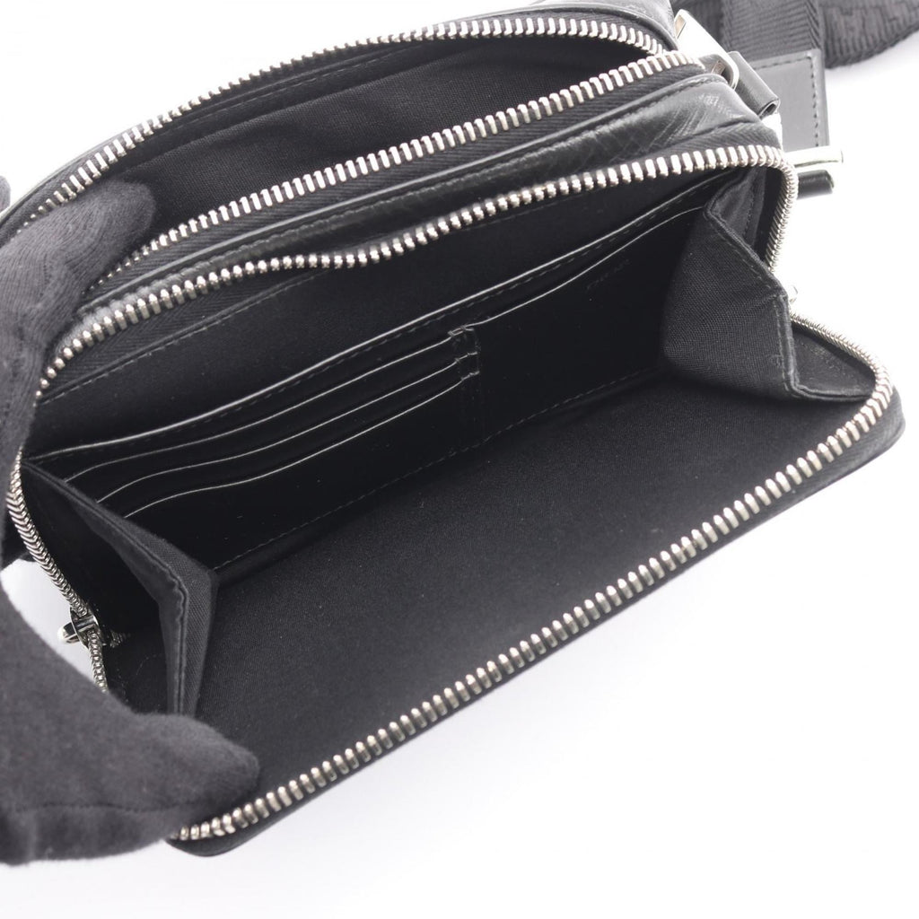 Christian Dior Black Leather Shoulder Bag (Pre-Owned)