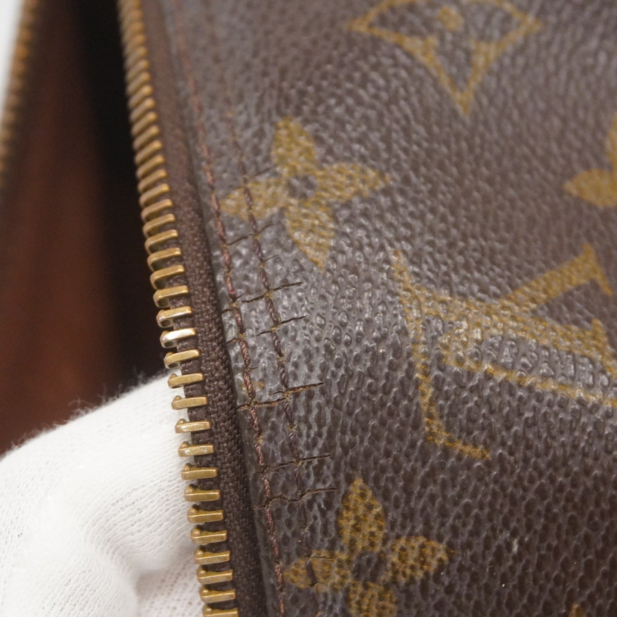 Louis Vuitton Brown Handbag (Pre-Owned)