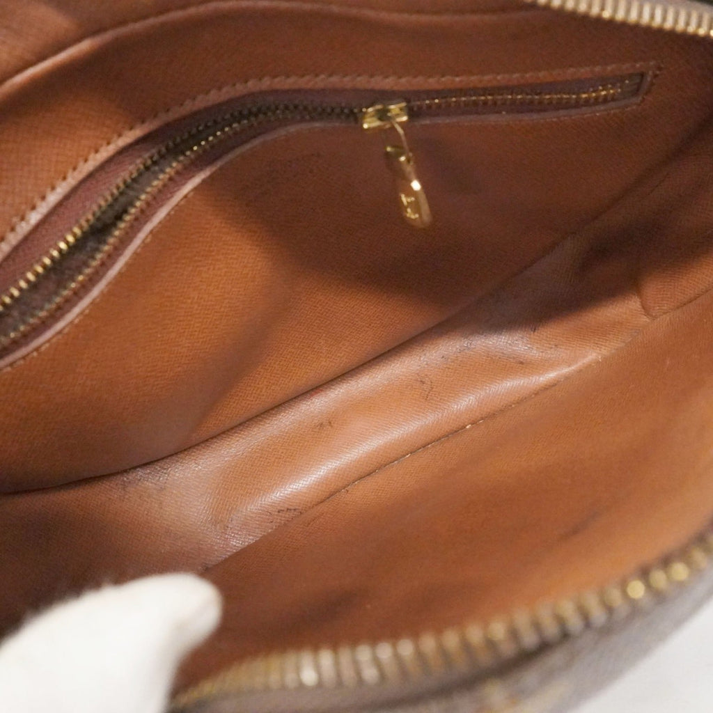 Louis Vuitton Brown Shoulder Bag (Pre-Owned)