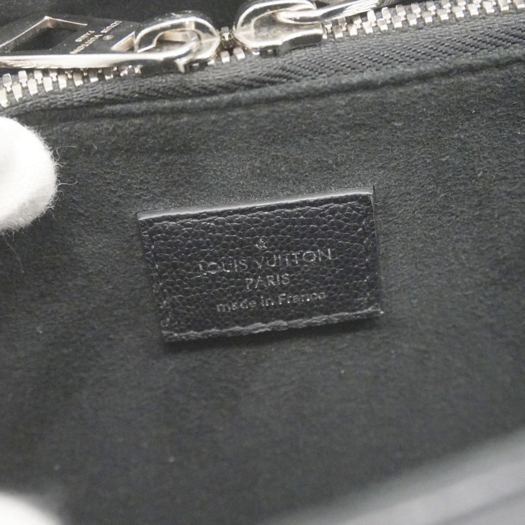 Louis Vuitton Noir Handbag (Pre-Owned)