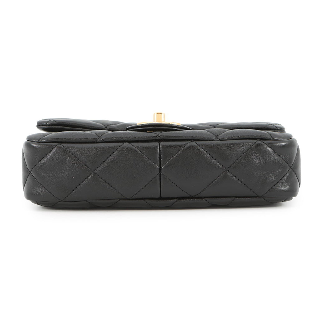 Chanel Matelasse Black Leather Shoulder Bag (Pre-Owned)
