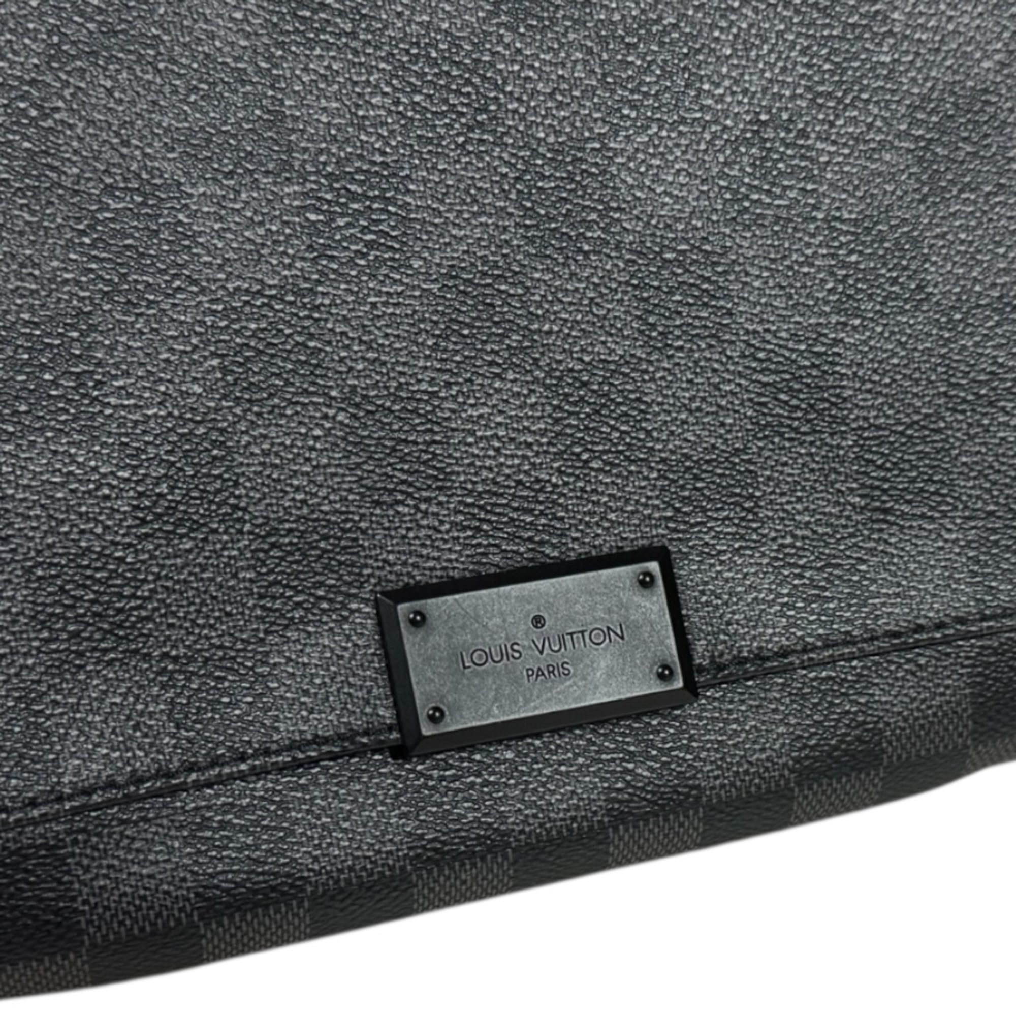 Louis Vuitton Black Gray Damier Graphite Shoulder Bag (Pre-Owned)