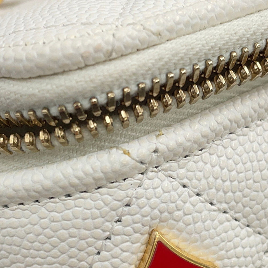 Chanel Matelasse White Grained Calfskin Shoulder Bag (Pre-Owned)