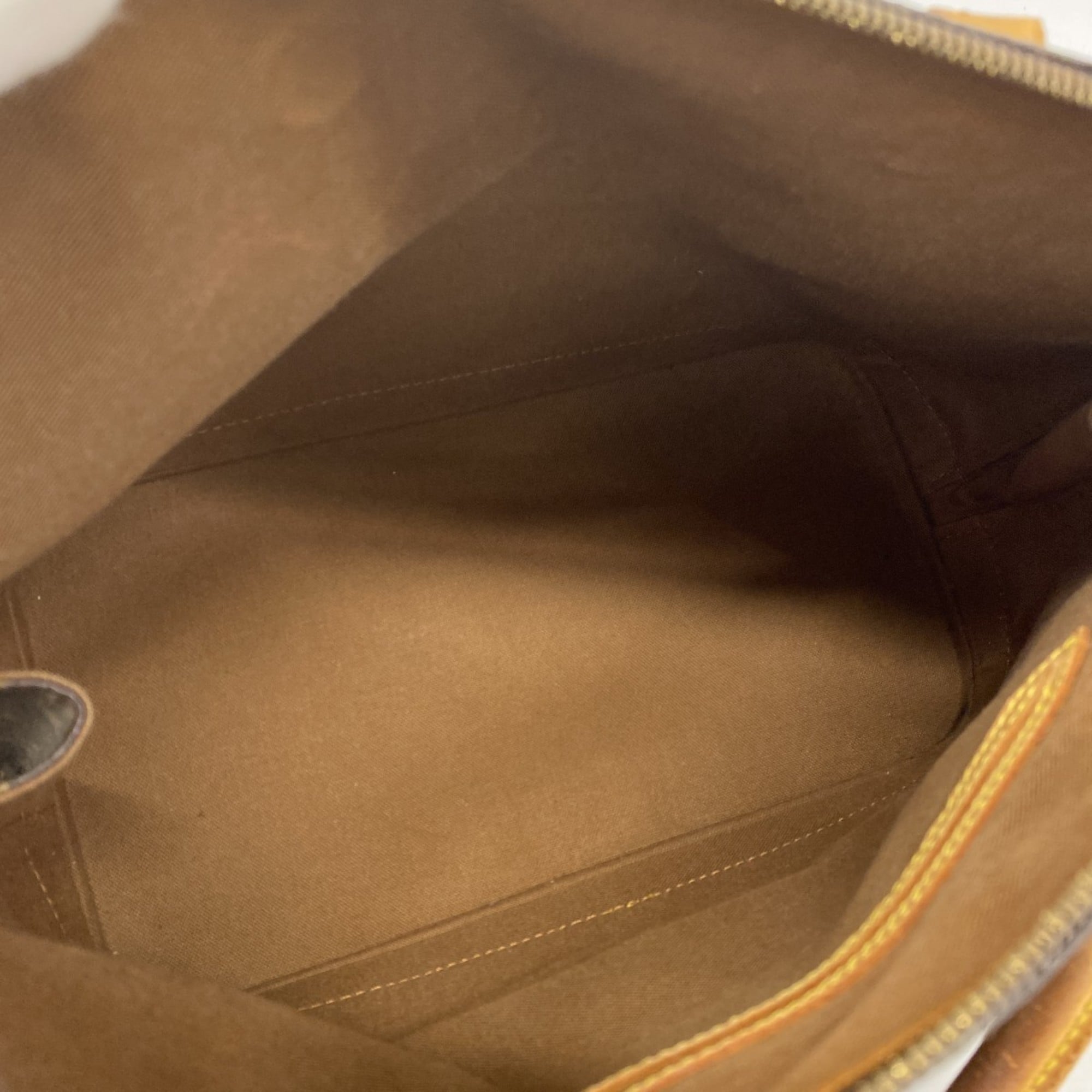 Louis Vuitton Brown Handbag (Pre-Owned)