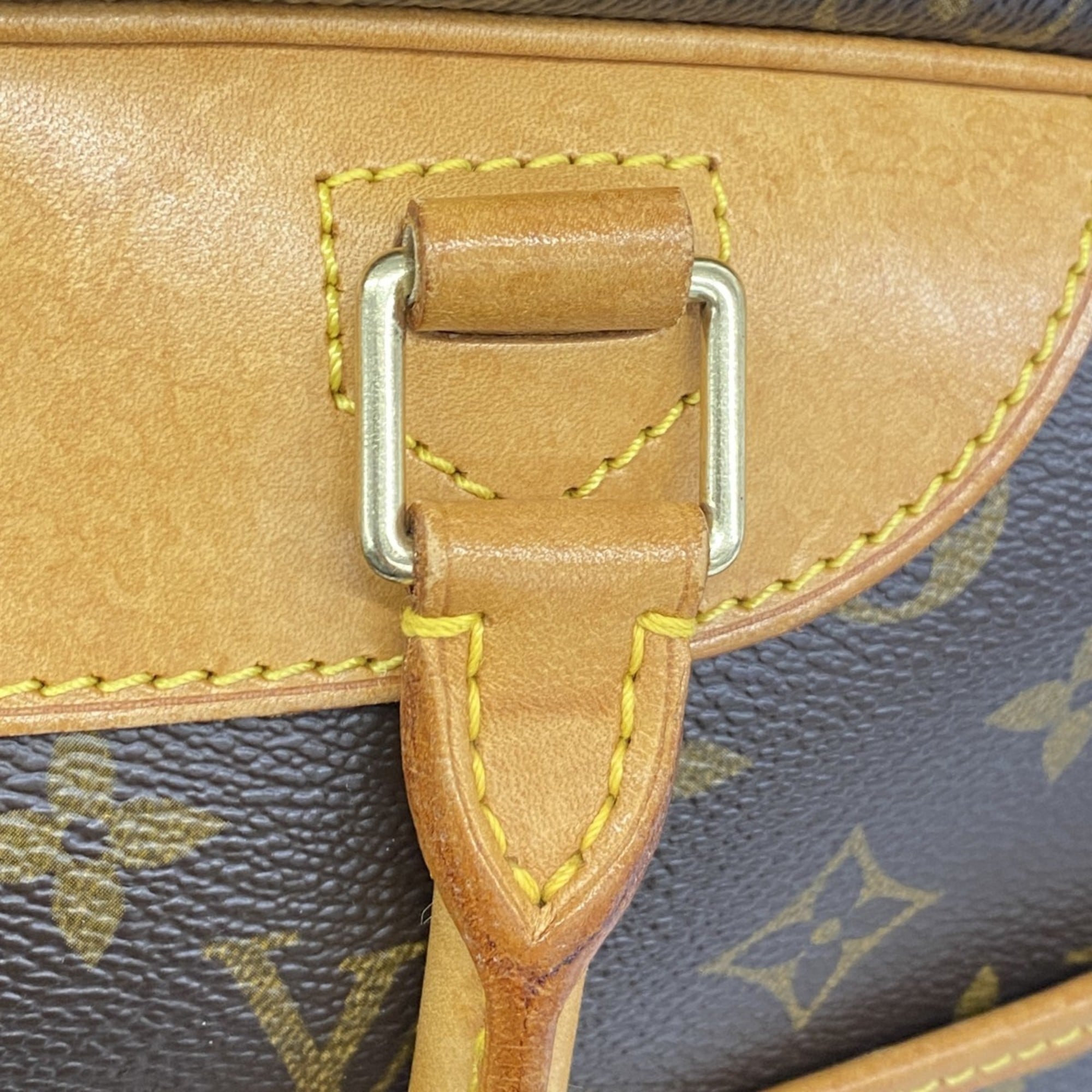 Louis Vuitton Brown Handbag (Pre-Owned)