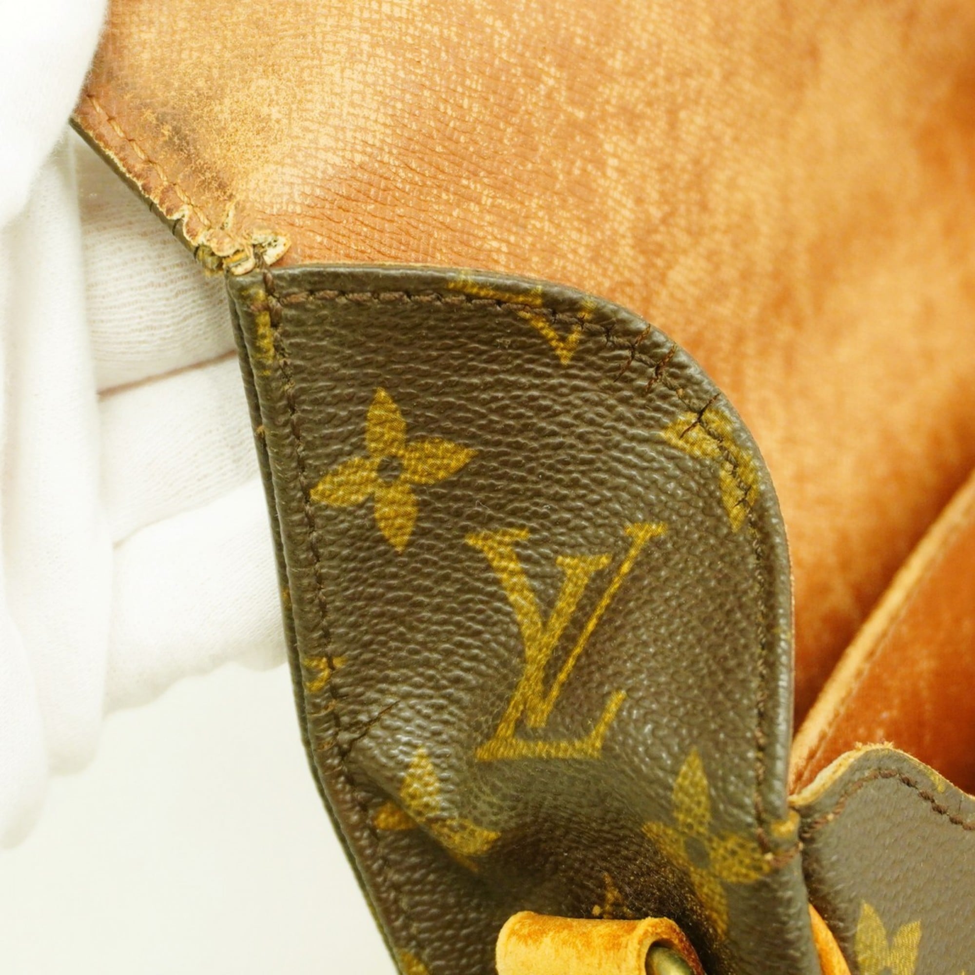 Louis Vuitton Brown Shoulder Bag (Pre-Owned)