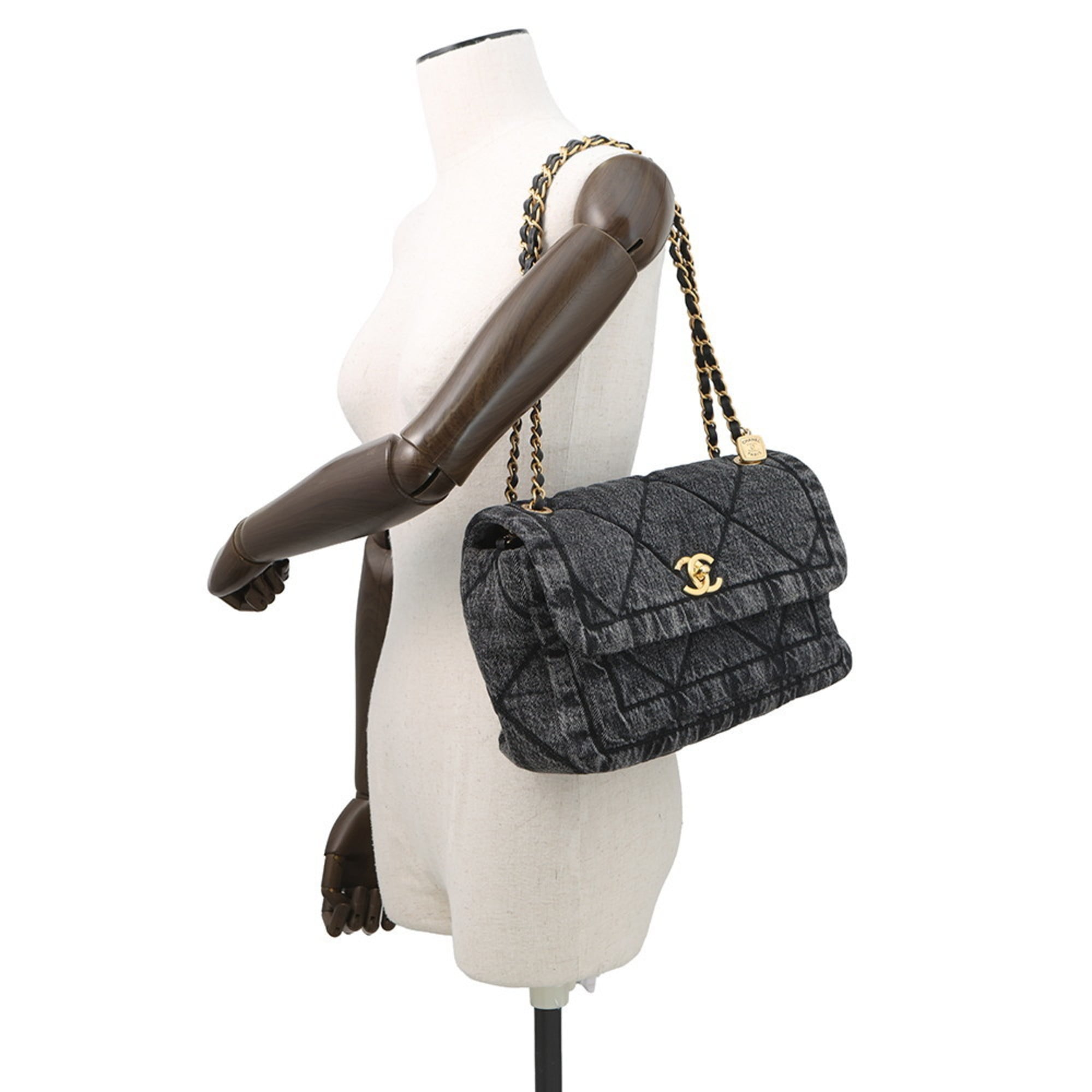 Chanel Matelasse Black Denim Shoulder Bag (Pre-Owned)